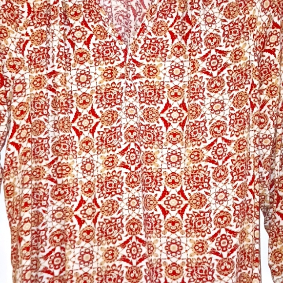 Ava Christine "Batik Design" Peasant Style Blouse in Size Large (100% Rayon) - Picture 2 of 7